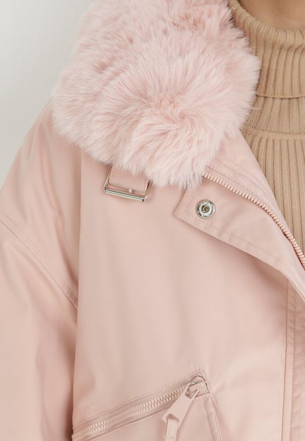 Born2be - Różowa Kurtka Parka Oversize Bumble. Okazja: na co dzień. Kolor: różowy. Materiał: jeans, futro. Długość rękawa: długi rękaw. Długość: długie. Styl: elegancki, casual