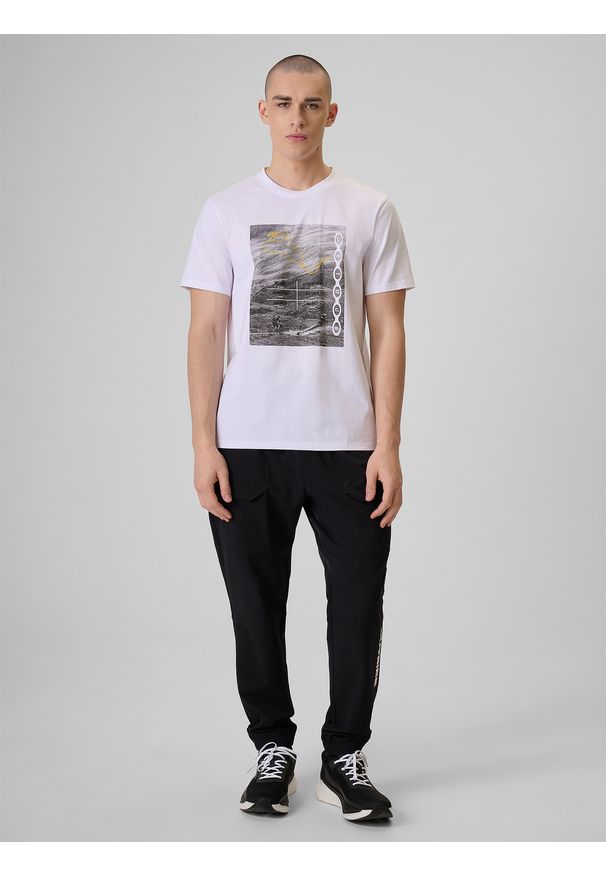 4f - 4F T-shirt regular z nadrukiem męski - biały S. Okazja: na co dzień. Kolor: biały. Materiał: dresówka, dzianina, materiał, jeans, bawełna. Wzór: nadruk. Styl: casual, klasyczny