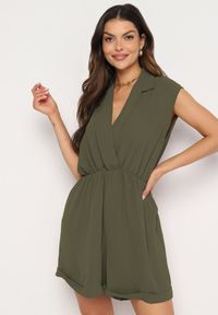 Born2be - Ciemnozielony Kombinezon z Nakładkowym Dekoltem i Gumką w Talii Nansaliah. Kolor: zielony #6