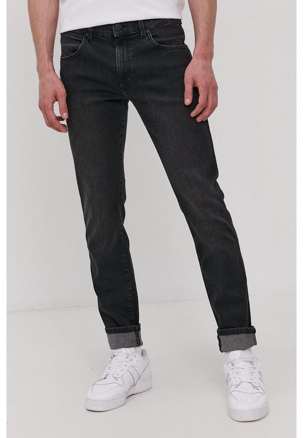 Wrangler - Jeansy Larston. Kolor: czarny