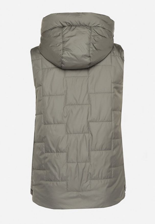 Born2be - Zielona Pikowana Kamizelka z Kapturem i Sznurkami Imvila. Okazja: na co dzień. Typ kołnierza: kaptur. Kolor: zielony. Materiał: jeans. Wzór: aplikacja. Styl: klasyczny, casual, elegancki