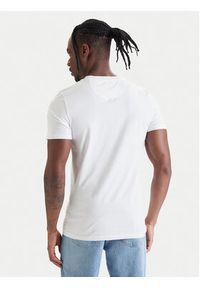 Guess T-Shirt U6GM01 K6YW1 Biały Regular Fit. Kolor: biały. Materiał: bawełna #4