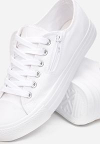 Renee - Białe Trampki Peilina. Nosek buta: okrągły. Zapięcie: sznurówki. Kolor: biały. Materiał: materiał. Szerokość cholewki: normalna. Wzór: gładki, bez wzorów #5