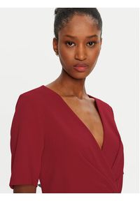 DKNY Sukienka koktajlowa DD4H1B66 Czerwony Slim Fit. Kolor: czerwony. Materiał: syntetyk. Styl: wizytowy #8