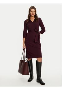 Tatuum Sukienka codzienna Cole T2422.201B Bordowy Regular Fit. Okazja: na co dzień. Kolor: czerwony. Materiał: syntetyk, wiskoza. Typ sukienki: proste. Styl: casual