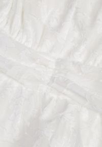 Born2be - Biała Rozkloszowana Sukienka z Trójkątnym Dekoltem z Gumką w Pasie i Falbankami Crapia. Okazja: na spacer. Typ kołnierza: kołnierz z falbankami. Kolor: biały. Długość rękawa: krótki rękaw. Styl: wizytowy #7