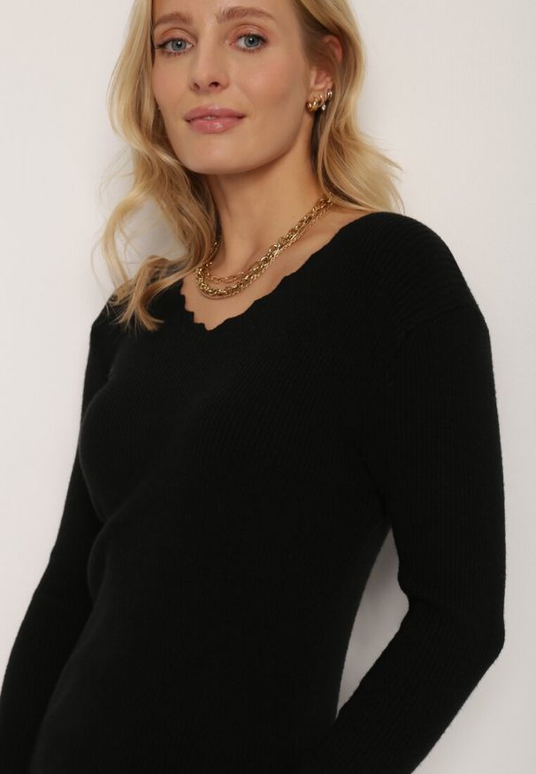 Renee - Czarny Sweter Peromela. Kolor: czarny. Materiał: dzianina, prążkowany, bawełna. Długość rękawa: długi rękaw. Długość: długie