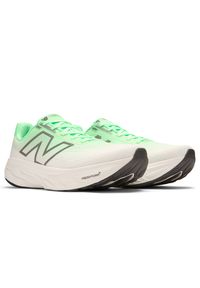 Buty damskie New Balance Fresh Foam 1080 v14 W1080F14 – zielone. Okazja: na co dzień. Kolor: zielony. Materiał: guma, żakard. Szerokość cholewki: normalna. Sport: bieganie, fitness #4