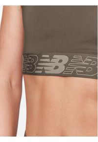 New Balance Biustonosz sportowy Relentless Crop Bra WB31175 Brązowy Regular Fit. Kolor: brązowy. Materiał: syntetyk