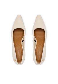 TOMMY HILFIGER - Tommy Hilfiger Czółenka Th Logo Lth Pump Slanted Hl FW0FW09008 Écru. Kolor: kremowy. Materiał: skóra #5