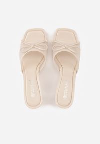 Born2be - Beżowe Siateczkowe Klapki na Szpilce Ozdobione Kokardą Vikisae. Okazja: na co dzień. Kolor: beżowy. Materiał: jeans. Wzór: aplikacja. Obcas: na szpilce. Styl: casual #7