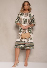 Renee - Ciemnozielona Pudełkowa Sukienka z Wiskozy w Abstrakcyjny Wzór Revirelle. Kolor: zielony. Materiał: wiskoza. Długość rękawa: krótki rękaw. Sezon: lato. Styl: elegancki