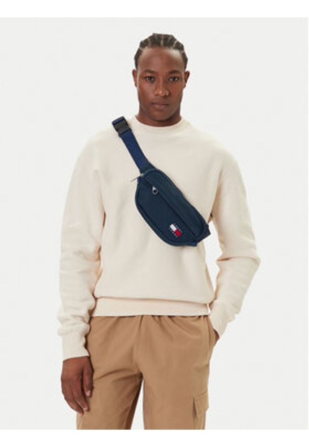 Tommy Jeans Saszetka nerka Tjm Ess Daily Bumbag AM0AM13701 Granatowy. Kolor: niebieski. Materiał: materiał