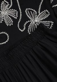 Born2be - Czarny Rustykalny Komplet z Wiskozy i Lnu Spodnie i Bluzka z Haftem Acalerodia. Kolor: czarny. Materiał: wiskoza, len. Wzór: haft #2