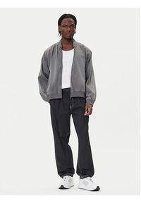 Adidas - adidas Kurtka jeansowa SST adicolor JW5915 Szary Loose Fit. Kolor: szary. Materiał: bawełna