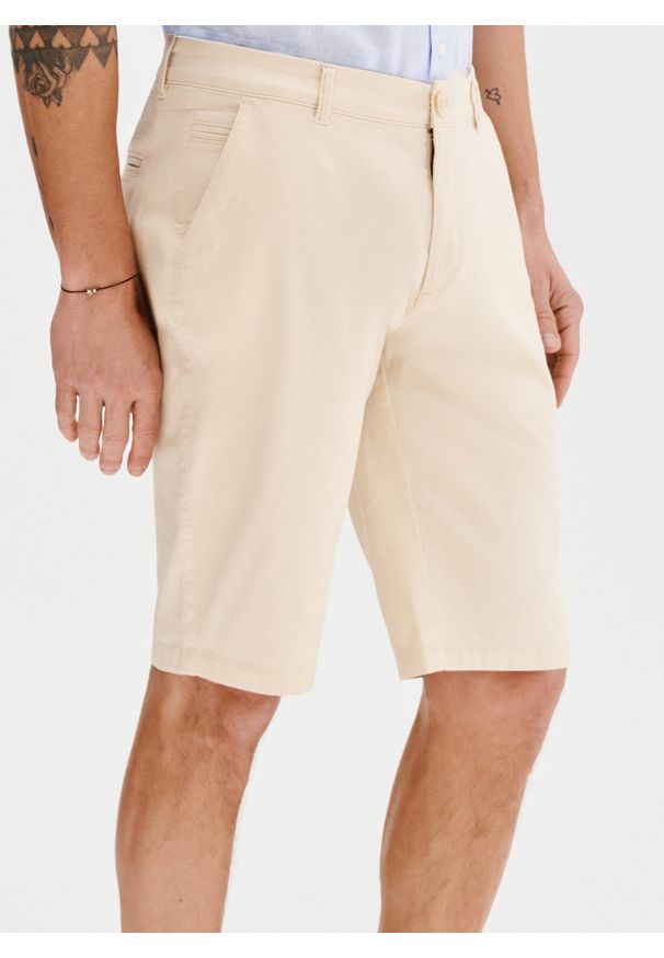 Pako Lorente - PAKO LORENTE - Beżowe szorty męskie. Okazja: na co dzień. Kolor: beżowy, niebieski. Materiał: bawełna, elastan. Wzór: gładki. Sezon: lato. Styl: casual