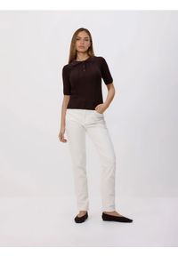 Reserved - Sweter polo z wełną - brązowy. Typ kołnierza: polo. Kolor: brązowy. Materiał: wełna