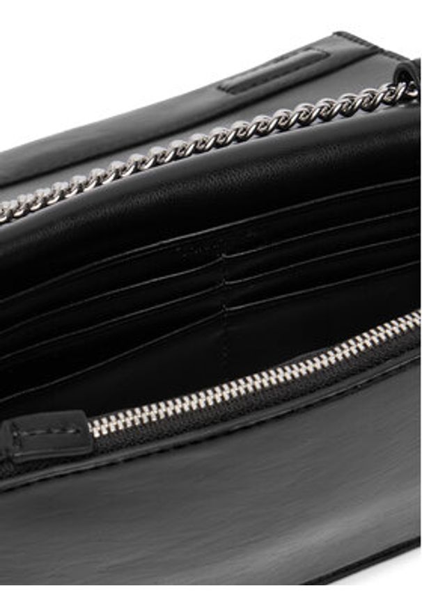 Calvin Klein Torebka Ck Metallic Wallet On Chain LV04F3320G Czarny. Kolor: czarny. Materiał: skórzane