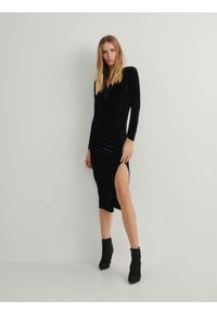 Reserved - Zamszowa sukienka - czarny. Kolor: czarny. Materiał: zamsz