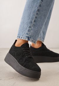 Renee - Czarne Sneakersy Boho na Platformie Zdobione Plecionym Wzorem Abilama. Kolor: czarny. Materiał: jeans, zamsz. Szerokość cholewki: normalna. Wzór: aplikacja. Obcas: na platformie #4