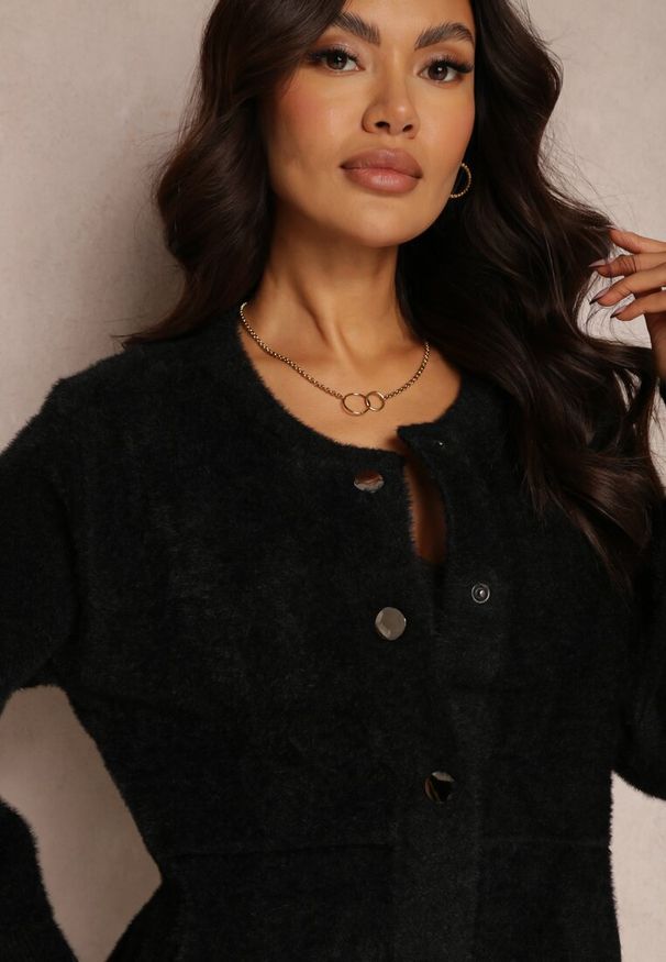 Renee - Czarny Kardigan Wełniany Zapinany Ierules. Kolor: czarny. Materiał: wełna. Długość rękawa: długi rękaw. Długość: długie. Styl: klasyczny