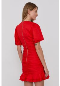 BARDOT - Bardot - Sukienka. Okazja: na co dzień. Kolor: czerwony. Materiał: tkanina. Długość rękawa: krótki rękaw. Typ sukienki: proste. Styl: casual. Długość: mini #5