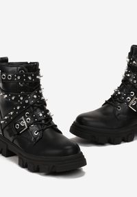 Renee - Czarne Rockowe Botki Workery Ozdobione Ćwiekami i Klamrami Domilla. Zapięcie: klamry. Kolor: czarny. Wzór: aplikacja. Styl: rockowy #5