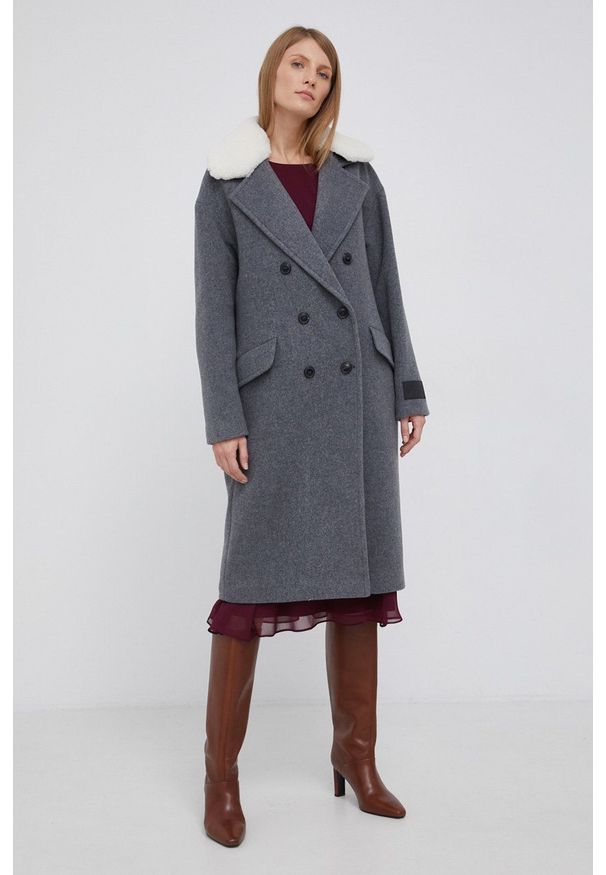 TOMMY HILFIGER - Tommy Hilfiger Płaszcz wełniany kolor szary przejściowy dwurzędowy. Okazja: na co dzień. Kolor: szary. Materiał: wełna. Styl: casual, klasyczny
