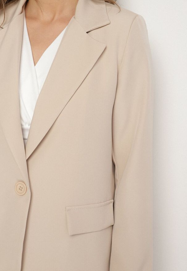 Born2be - Beżowa Marynarka Jednorzędowa ze Wzorem Pasków Viviella. Okazja: na spotkanie biznesowe, na co dzień. Kolor: beżowy. Materiał: jeans. Styl: elegancki, casual, klasyczny, biznesowy