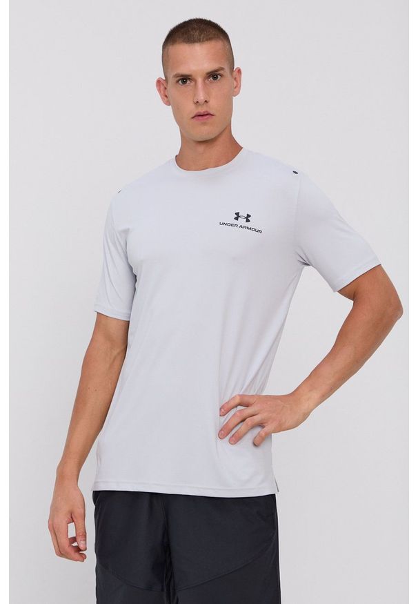 Under Armour - T-shirt. Kolor: szary. Materiał: dzianina. Wzór: nadruk