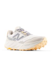 Buty damskie New Balance Fresh Foam X Hierro v9 WHIER75V – beżowe. Kolor: beżowy. Materiał: syntetyk, materiał. Szerokość cholewki: normalna. Sport: fitness, bieganie #5