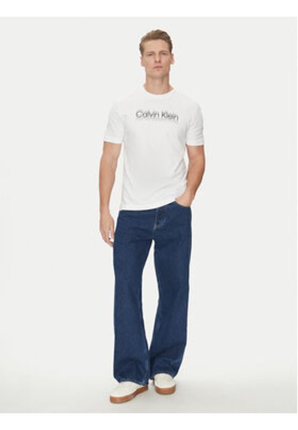 Calvin Klein T-Shirt Double Logo K10K114149 Biały Regular Fit. Kolor: biały. Materiał: bawełna