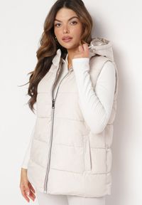 Born2be - Jasnobeżowa Dwustronna Kamizelka z Pikowaniem i Kapturem Welini. Kolor: beżowy #6