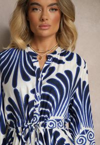 Renee - Niebieska Rozkloszowana Sukienka z Wiskozą Zdobiona Roślinnym Printem Koriare. Okazja: na co dzień, na spotkanie biznesowe, do pracy. Typ kołnierza: dekolt w serek. Kolor: niebieski. Materiał: wiskoza. Długość rękawa: długi rękaw. Wzór: aplikacja, nadruk. Typ sukienki: rozkloszowane. Styl: biznesowy, klasyczny, elegancki, casual #3