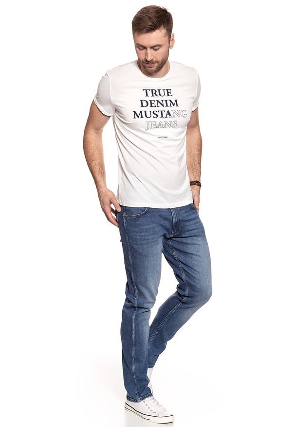 Mustang - MUSTANG T SHIRT Printed Tee CLOUD DANCER 1007075 2020. Wzór: nadruk