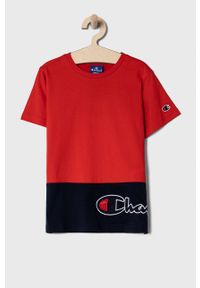 Champion T-shirt dziecięcy kolor czerwony z aplikacją. Okazja: na co dzień. Kolor: czerwony. Materiał: dzianina. Wzór: aplikacja. Styl: casual