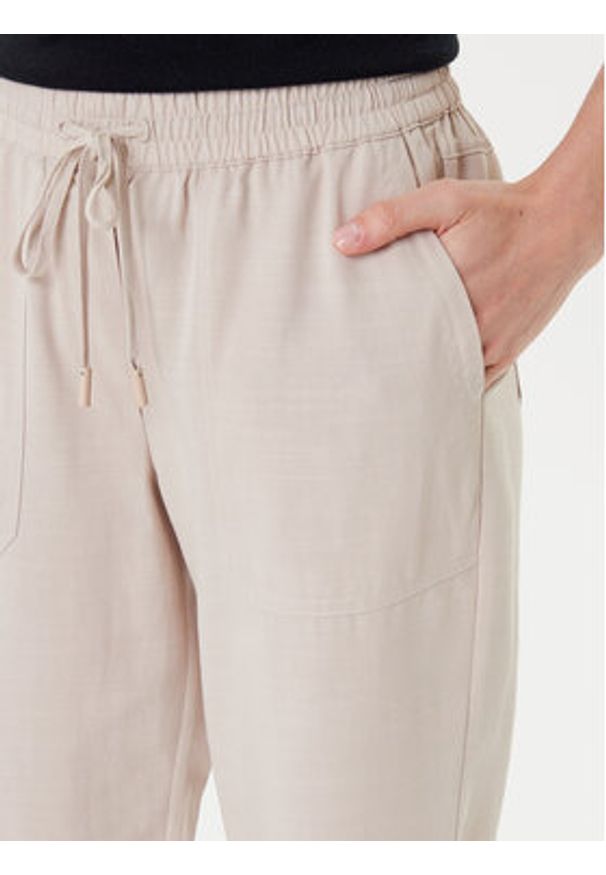 Tatuum Spodnie materiałowe Sudiki T2506.147 Beżowy Slim Fit. Kolor: beżowy. Materiał: wiskoza