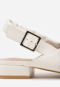 Renee - Białe Sandały z Noskiem w Szpic z Zapięciem na Sprzączkę Jenadenna. Okazja: na co dzień. Nosek buta: szpiczasty. Zapięcie: sprzączka. Kolor: biały. Styl: casual, elegancki #5