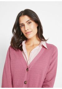 Sweter rozpinany w ażurowy wzór bonprix jeżynowy sorbetowy. Kolor: fioletowy. Wzór: ażurowy #6