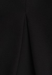 Born2be - Czarna Sukienka VICES o Rozkloszowanym Kroju z Szerokimi Rękawami Natemia. Okazja: na wesele, na imprezę, na ślub cywilny. Kolor: czarny. Materiał: futro. Styl: klasyczny #7