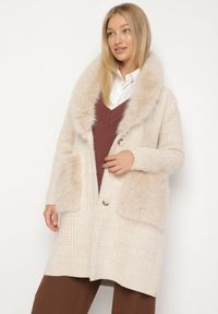 Born2be - Beżowy Elegancki Płaszcz z Wiskozą z Wiązanym Paskiem i Futerkiem Lannorela. Okazja: na spotkanie biznesowe, do pracy. Kolor: beżowy. Materiał: wiskoza, futro. Styl: elegancki #3