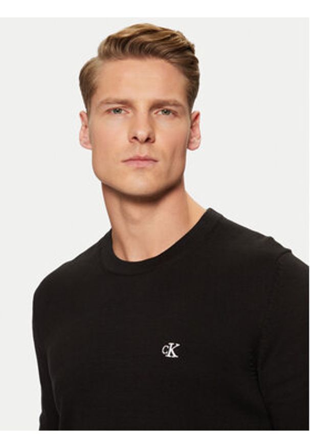 Calvin Klein Jeans Sweter J30J326745 Czarny Regular Fit. Kolor: czarny. Materiał: bawełna
