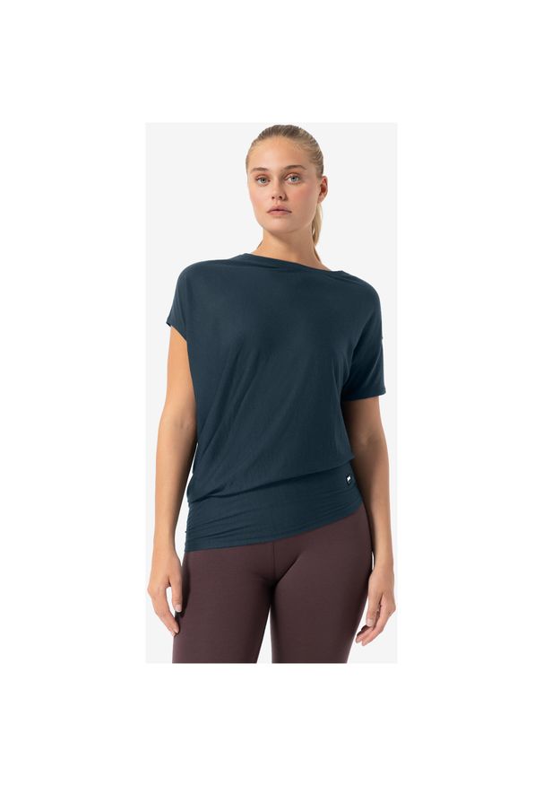 Koszulka z krótkim rękawem damska SUPER.NATURAL Yoga Loose Tee. Kolor: niebieski. Długość rękawa: krótki rękaw. Długość: krótkie. Sport: fitness