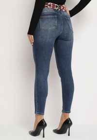 Born2be - Niebieskie Jeansy Skinny Push Up z Wiązanym Paskiem Senamia. Okazja: na co dzień. Stan: podwyższony. Kolor: niebieski. Styl: casual, elegancki #4