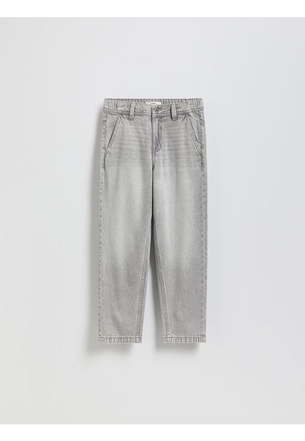 Reserved - Jeansy Carrot - jasnoszary. Kolor: szary