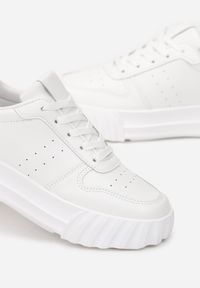 Born2be - Białe Sneakersy Uzani. Wysokość cholewki: przed kostkę. Kolor: biały. Materiał: jeans, materiał, skóra ekologiczna. Szerokość cholewki: normalna. Wzór: gładki. Obcas: na platformie #5