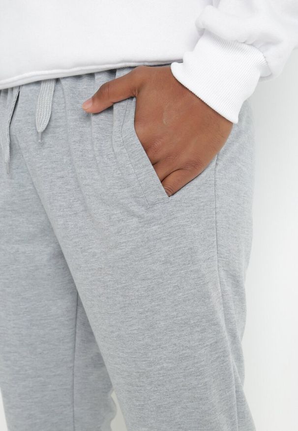 Born2be - Szare Spodnie Dresowe Joggery Analía. Kolor: szary. Materiał: dresówka. Styl: sportowy