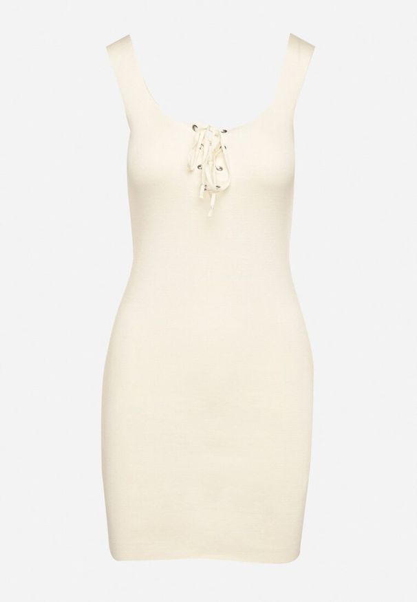 Born2be - Beżowa Dopasowana Sukienka ze Sznurowaniem przy Dekolcie Tilawena. Okazja: na co dzień. Kolor: beżowy. Typ sukienki: oversize. Styl: casual, elegancki