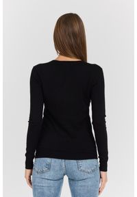 Guess - GUESS Czarny damski sweter Saige Logo Vn Ls Swtr, Rozmiar M. Typ kołnierza: dekolt w serek. Kolor: czarny. Materiał: materiał. Długość rękawa: długi rękaw. Długość: długie. Styl: elegancki #3