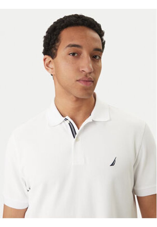 Nautica Polo Cabin NCCR0110 Biały Classic Fit. Typ kołnierza: polo. Kolor: biały. Materiał: syntetyk